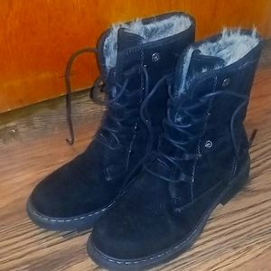 Fur lined boots